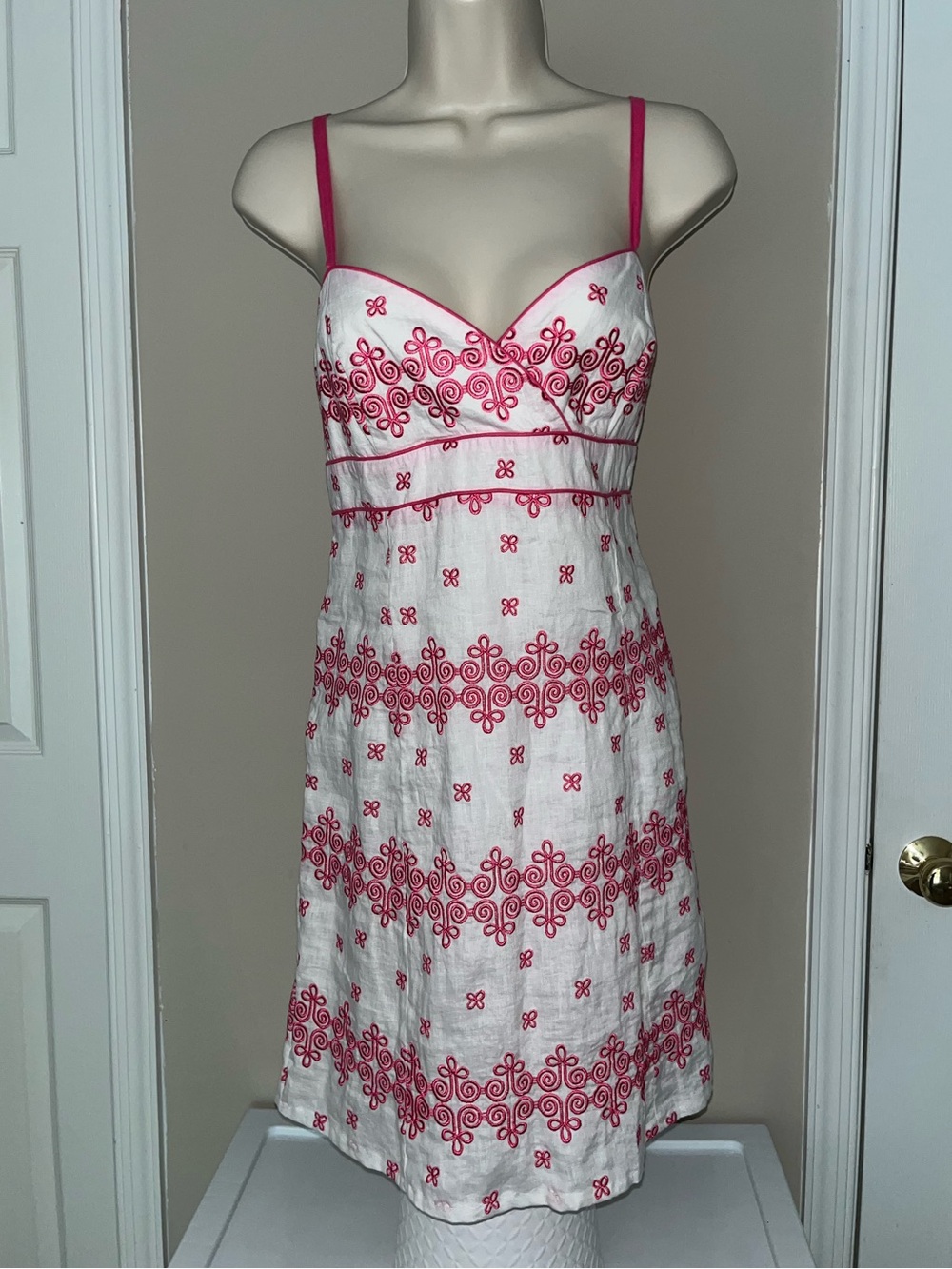 Lilly Pulitzer white & pink floral embroidered dress size 6